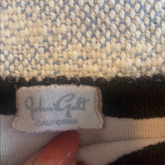 Brandy Melville Black and Cream Knit Sweater - Picture 2 of 2